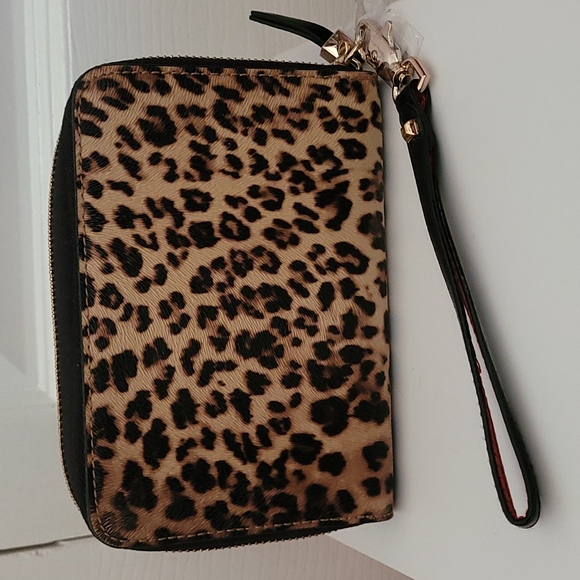 Stella & Dot Chelsea Tech Wallet - Picture 4 of 11